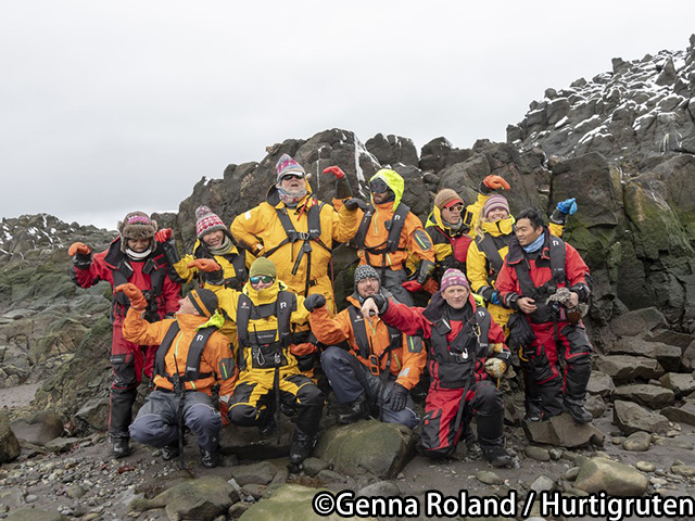 南極の専門家集団、エクスペディションチームがご案内