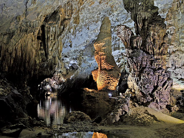 フォンニャケバン洞窟