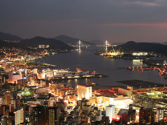 にっしょうかん新館梅松鶴