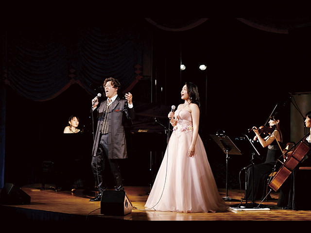 船内にあふれる、心地よい旋律とリズム