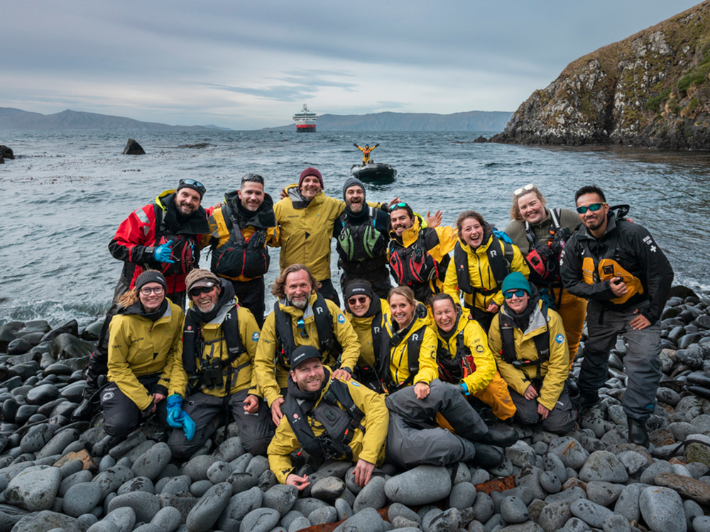 南極の専門家集団、エクスペディションチームがご案内