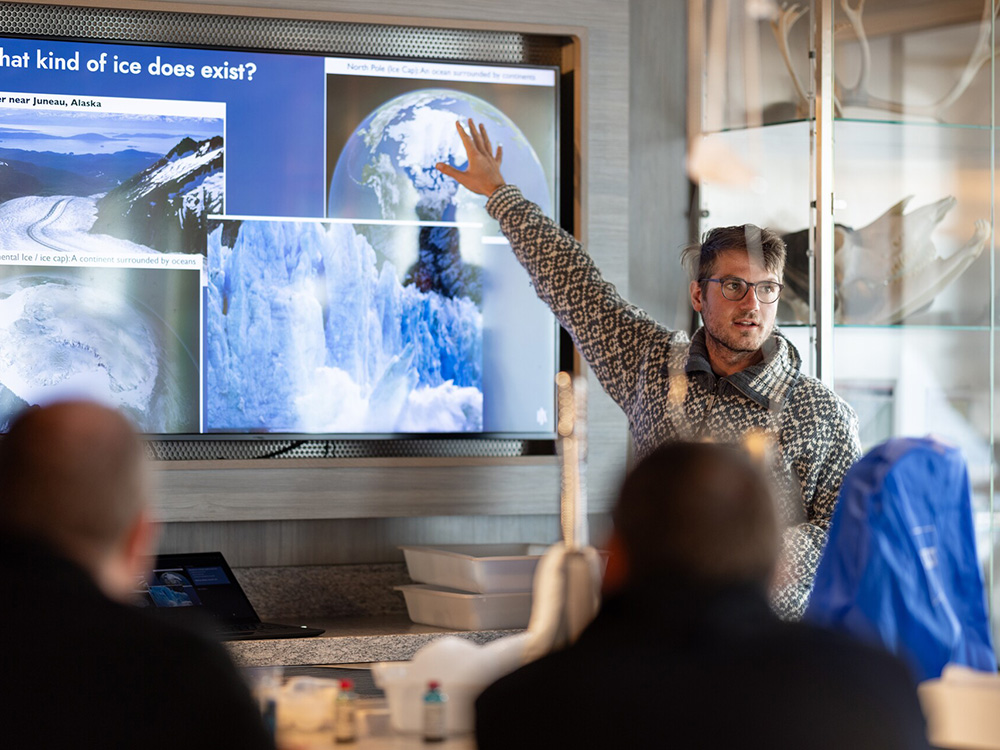 南極クルーズ事前説明会の実施