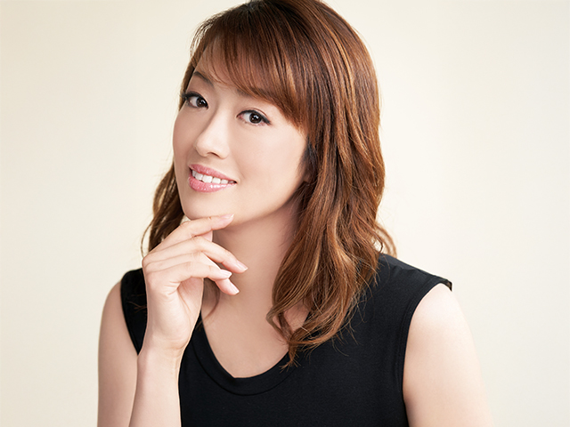 北翔海莉(女優　歌手)