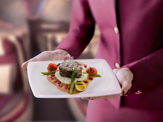 カタール航空機内食