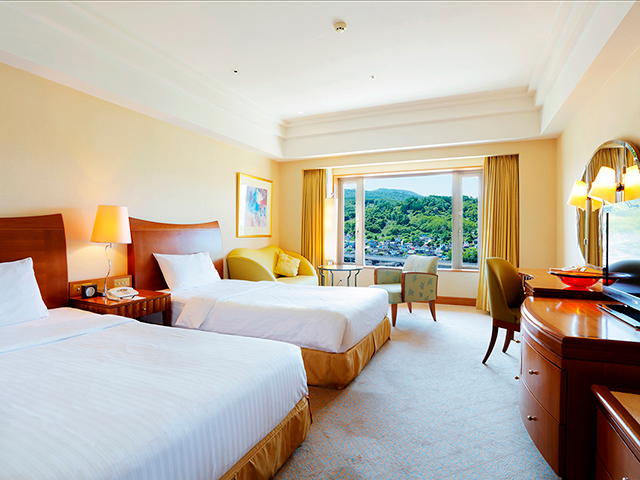 【宿泊ホテル】グランドパーク小樽 小樽のベイエリアに建つシーサイドリゾートホテル。全室32平米以上の広さと海や山の素晴らしい眺望を誇ります。