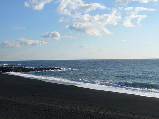 砂の浜(伊豆大島)