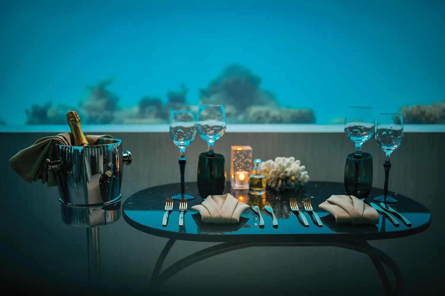 M6m at OZEN - Table Set Up Detail