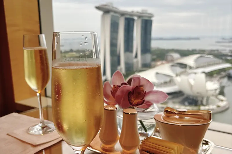 ラウンジのシャンパン