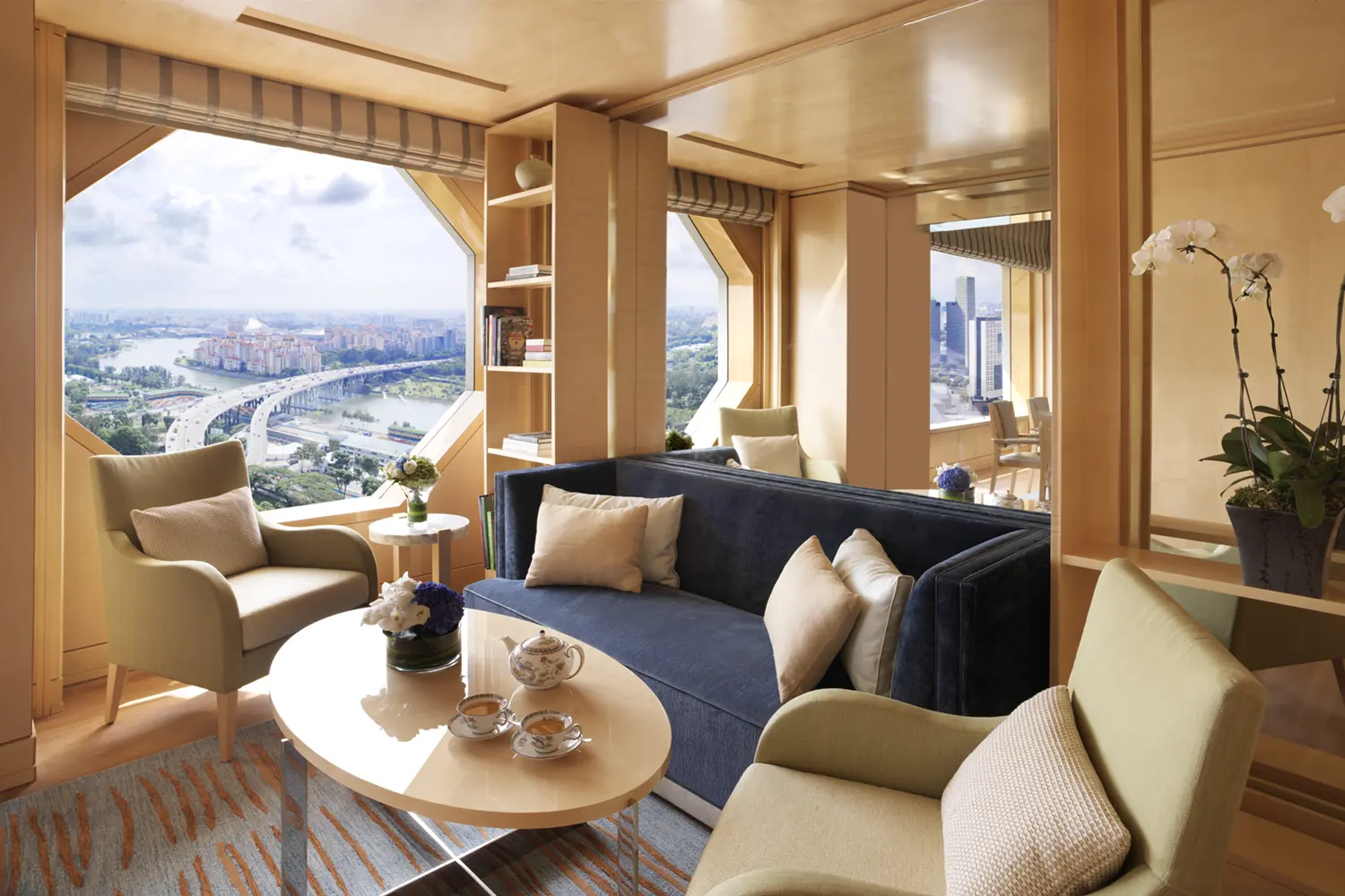 Club Lounge -  Library Alcove 