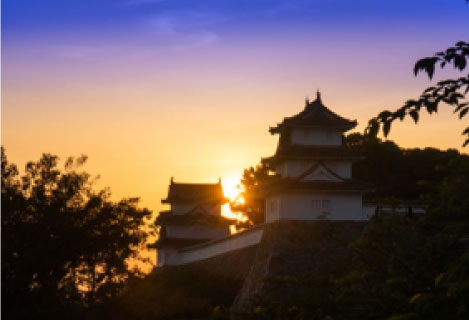 夕暮れの明石城