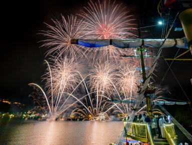 芦ノ湖の花火大会の写真