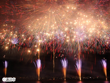 諏訪湖祭湖上花火大会