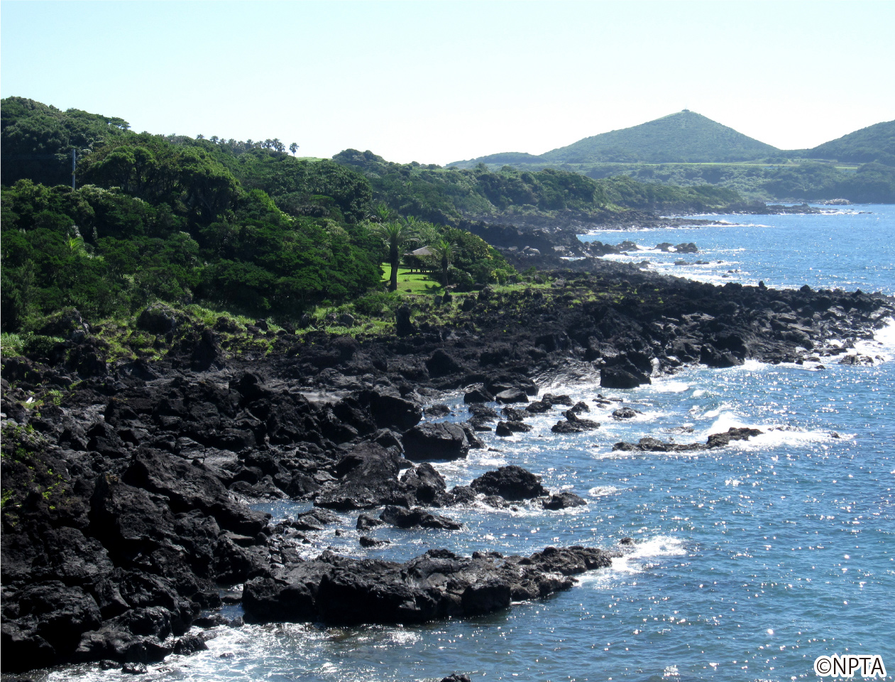 鐙瀬溶岩海岸のイメージ写真