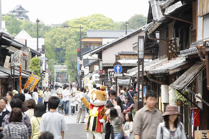 歴史ガイドとめぐる犬山城と城下町