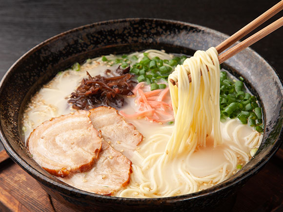 博多豚骨ラーメン