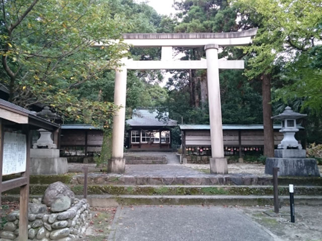 益救（やく）神社