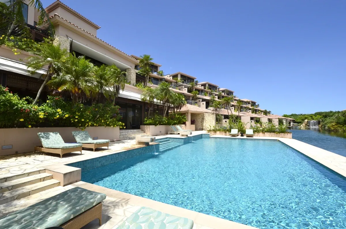 シギラベイサイドスイートアラマンダ