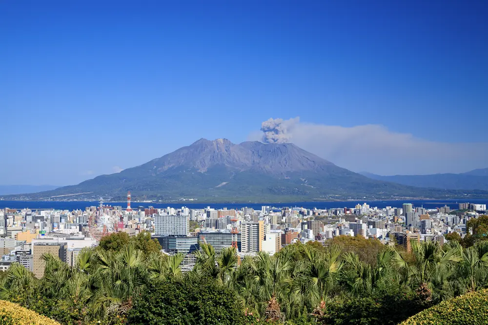 長島美術館からみた鹿児島市街地と桜島