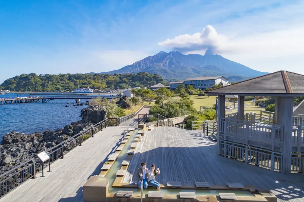 「桜島」溶岩なぎさ公園足湯
