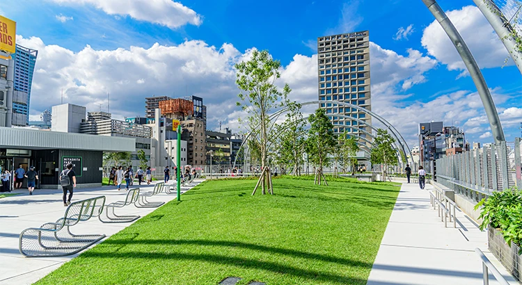 MIYASHITA PARK（ミヤシタパーク）