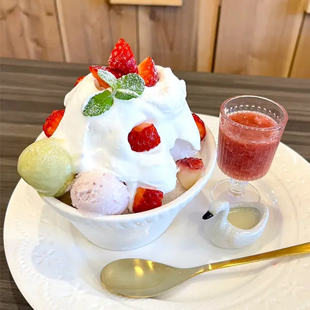 ラズベリーパイジェラート工房<br>Snow cake 氷のケーキ いちご