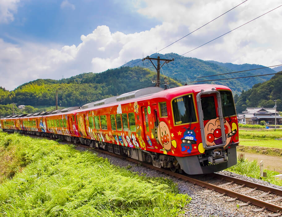 「南風」アンパンマン列車